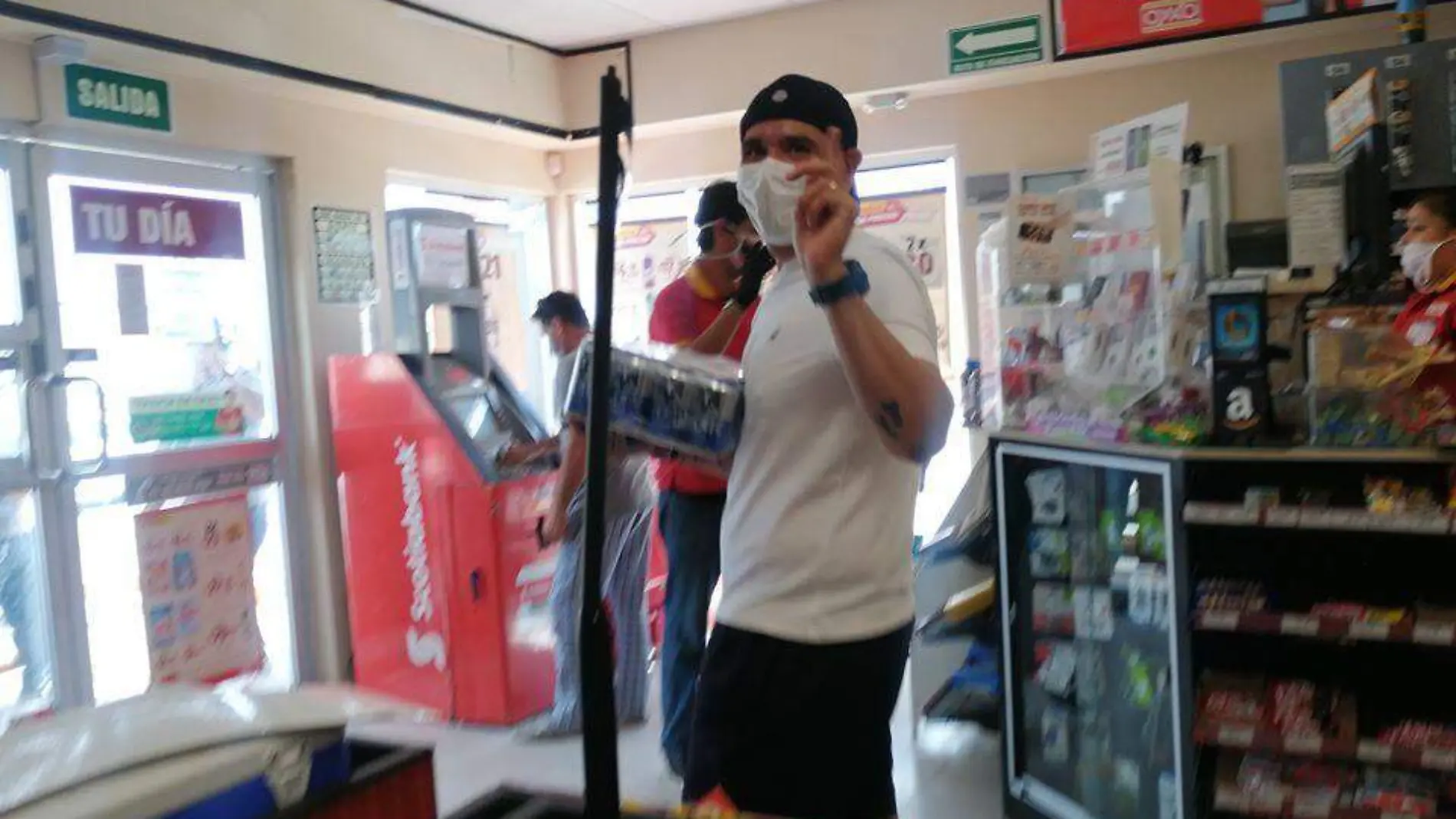 010520- Venta de cerveza en Oxxo- Anny Peñuñur (9)